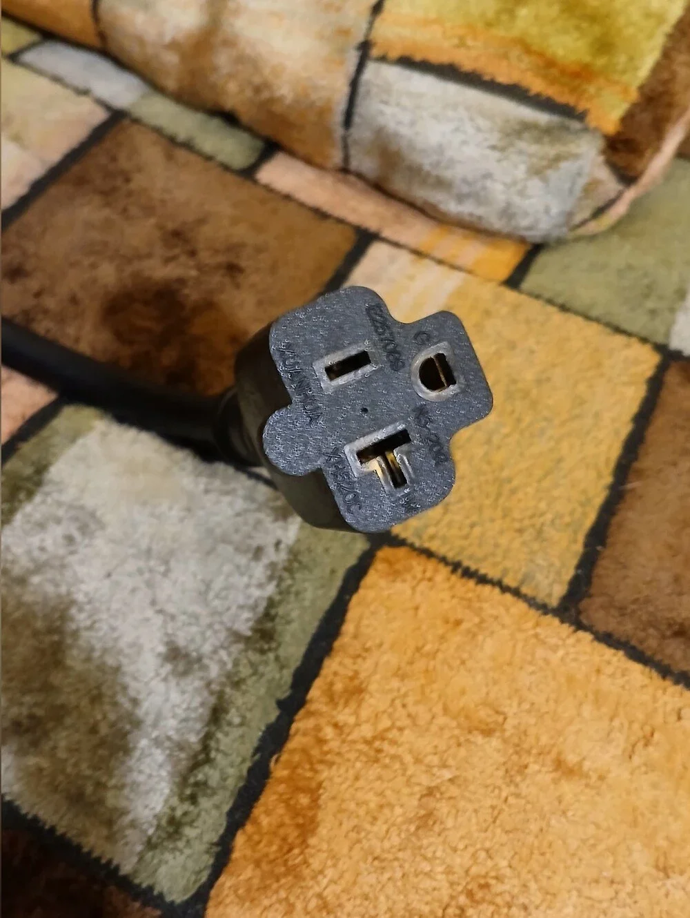 N/A 250v adapter 15p
